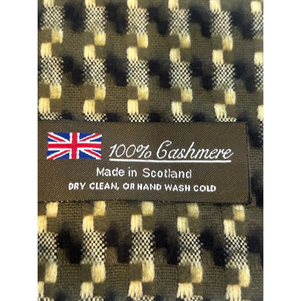 100% Cashmere Scarf Made in Scotland Olive Green Geometric Houndstooth Fringe